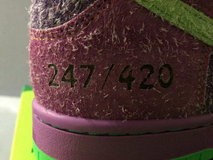 nike sb dunk high reverse skunk 420 cw9971-500