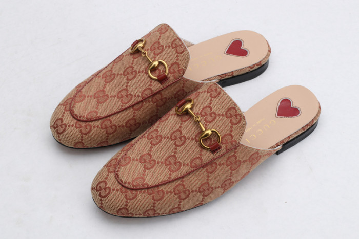 guc loafer