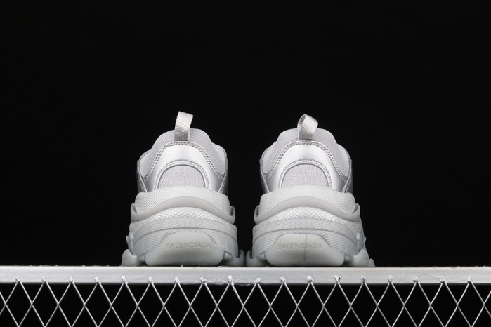 bl triple s trainers sneakers silver 042904