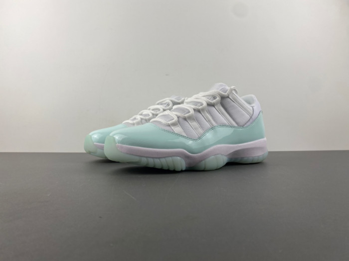 Air Jordan 11 Low "Igloo" AH7860-103