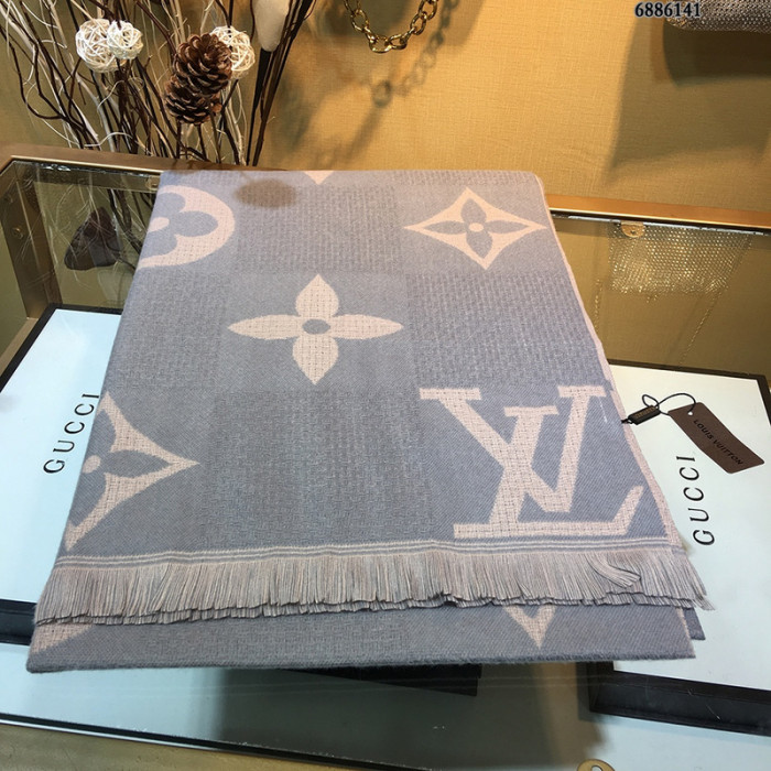 lu vi scarf
