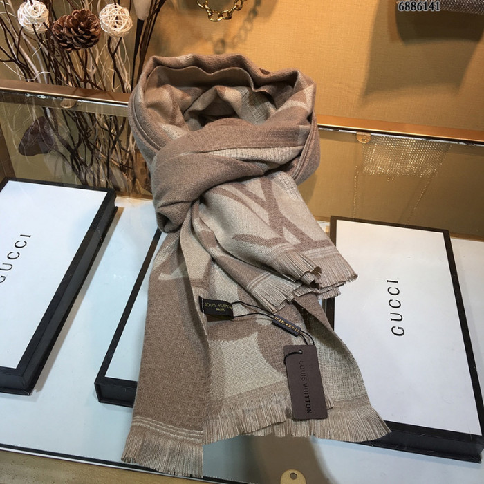 lu vi scarf