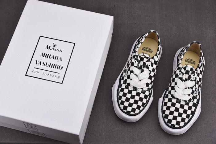 Ma*s*n mihara yasuhiro sneaker