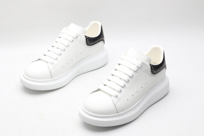 alex mcqu sneakers