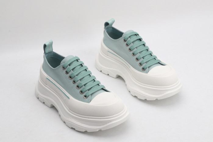 alex mcqu sneakers