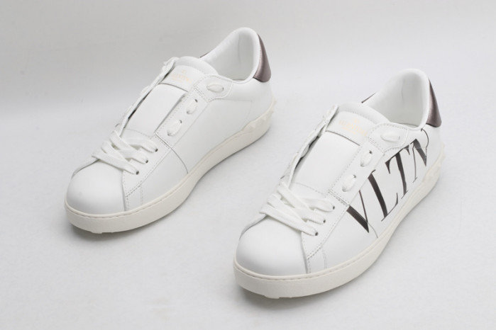 v*lentino sneaker