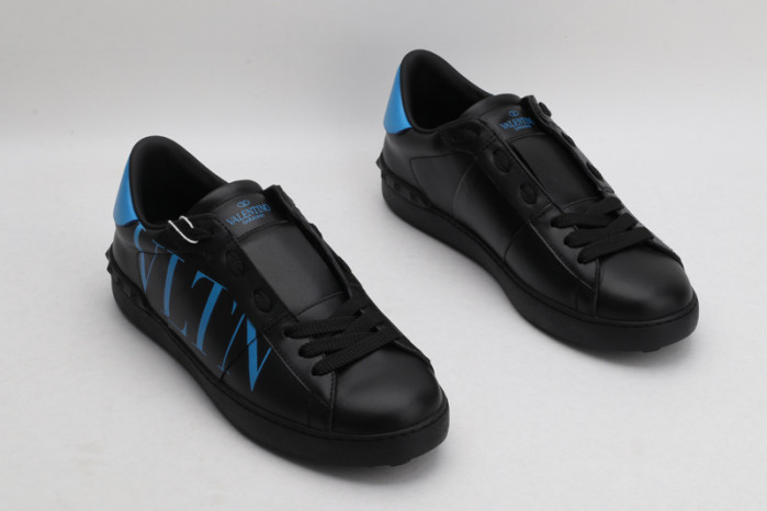v*lentino sneaker