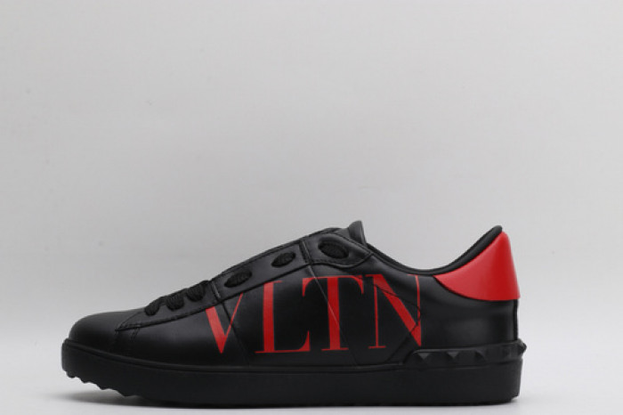 v*lentino sneaker