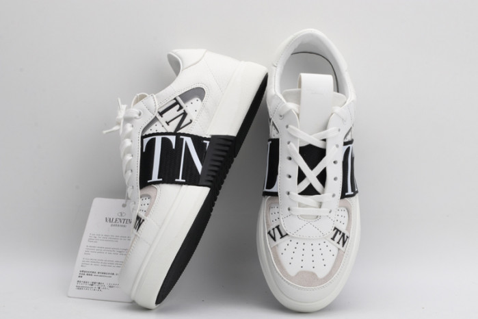 v*lentino sneaker