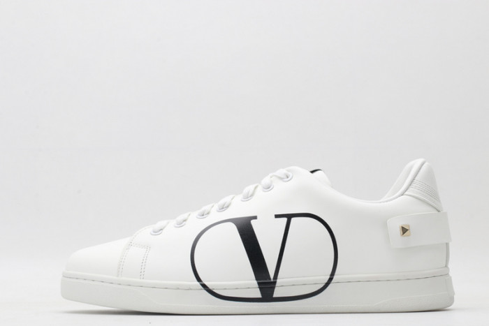 v*lentino sneaker