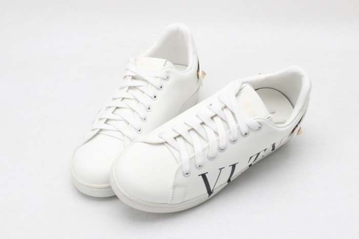 v*lentino sneaker