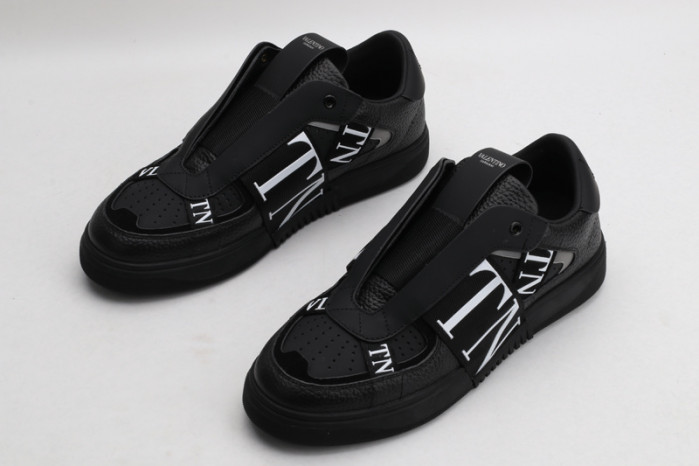v*lentino sneaker