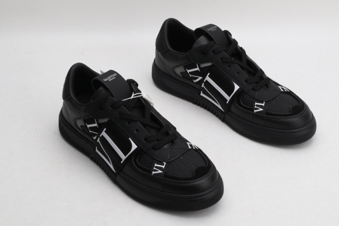 v*lentino sneaker