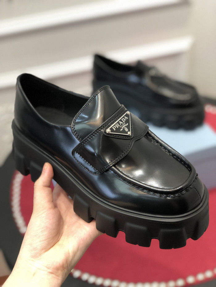 prad loafer