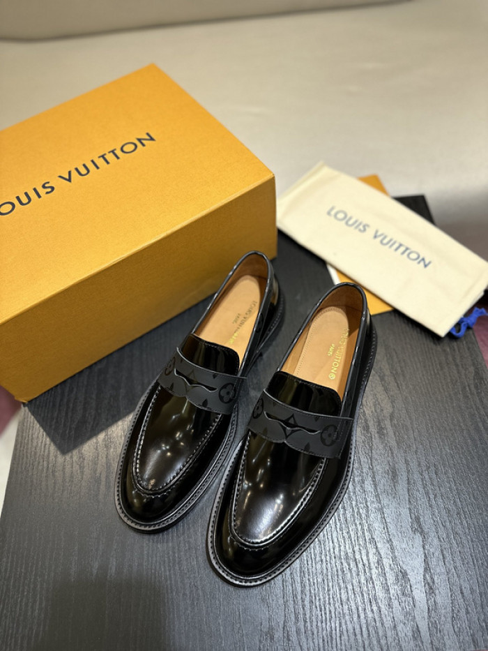 lovt loafer