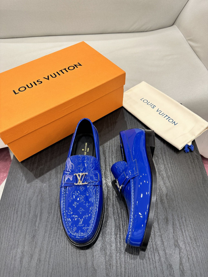 lovt loafer