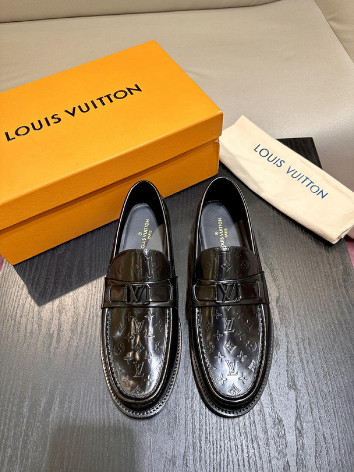 lovt loafer