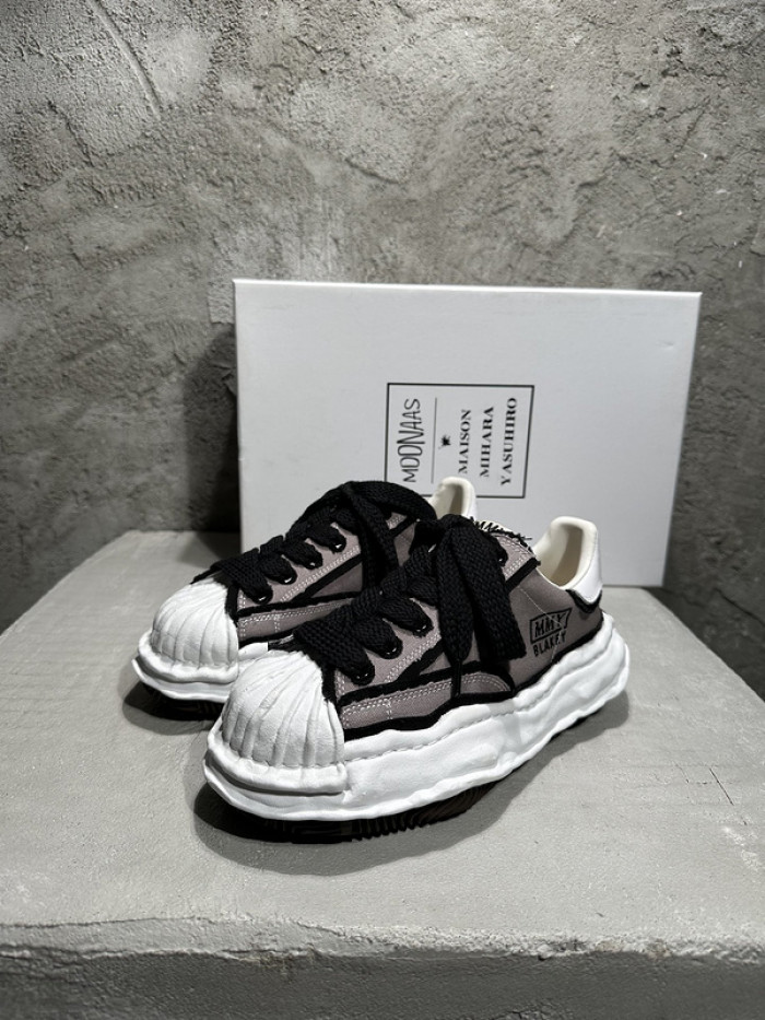 Ma*s*n mihara yasuhiro sneaker