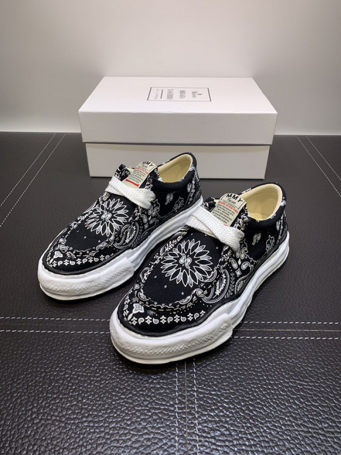 Ma*s*n mihara yasuhiro sneaker