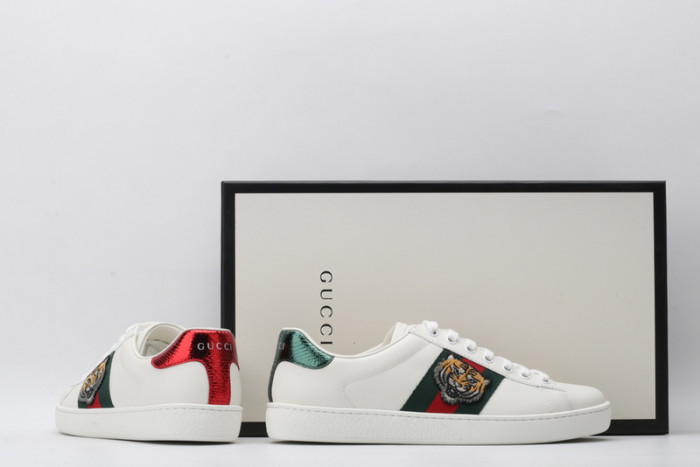 gi ace embroidered low-top sneaker