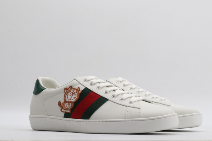 gi ace embroidered low-top sneaker