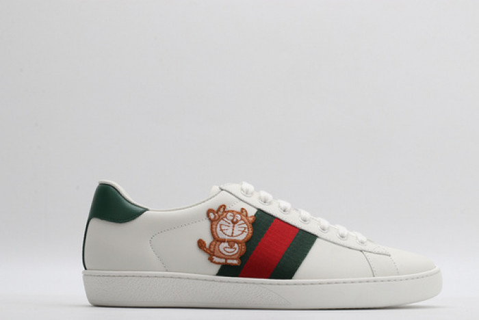 gi ace embroidered low-top sneaker