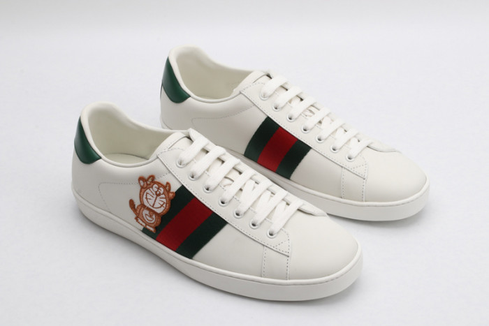 gi ace embroidered low-top sneaker