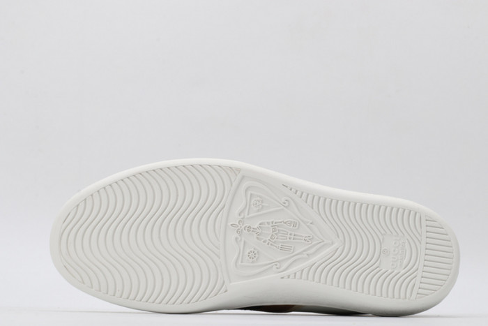 gi ace embroidered low-top sneaker