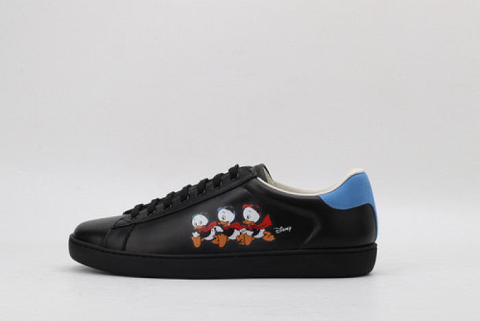 gi ace embroidered low-top sneaker