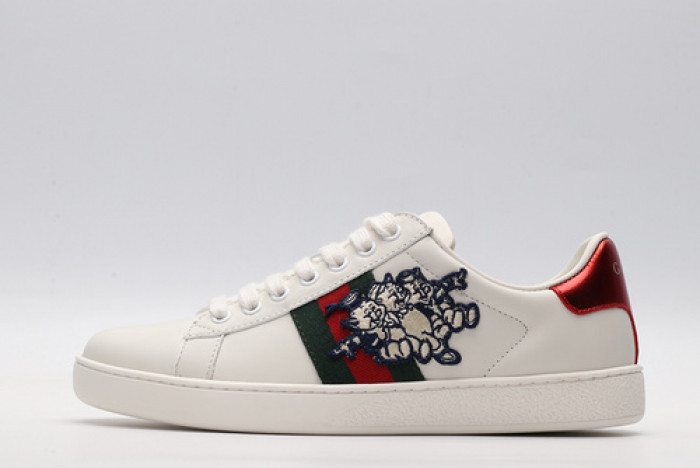 gi ace embroidered low-top sneaker