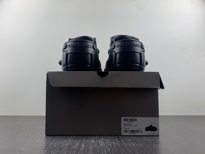 bl track trainers black sandal 24022101