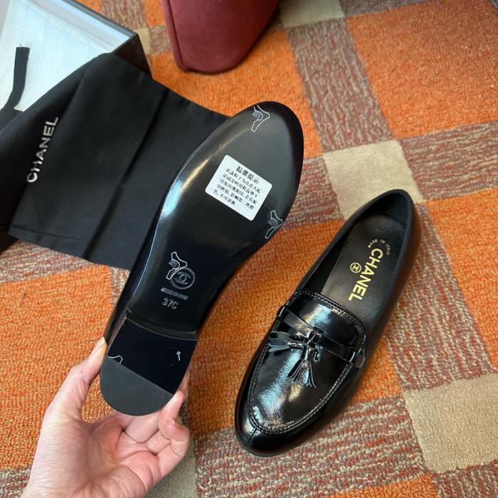 CHNEL LOAFER