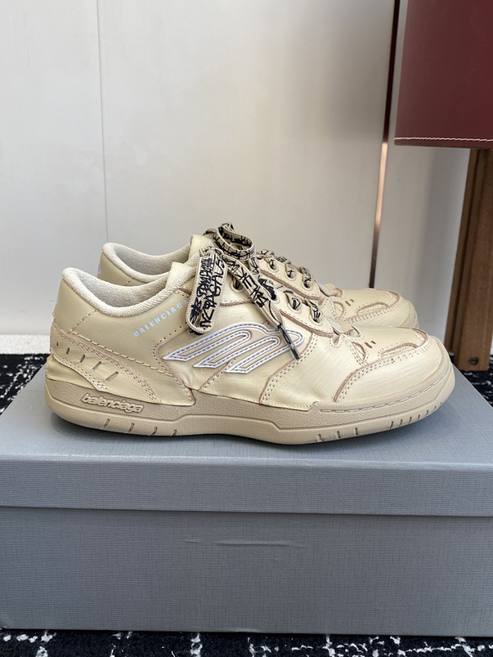 Ba1en*iaga hamptons worn-out