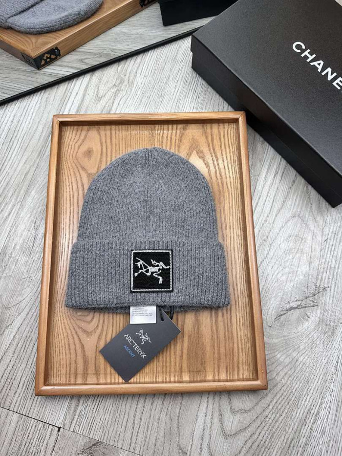ARCTERYX HAT