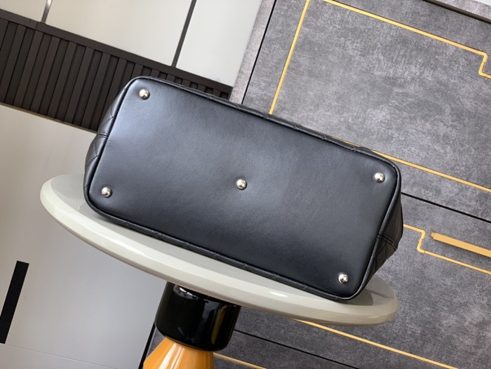 CHNEL BAG 30x25x15cm