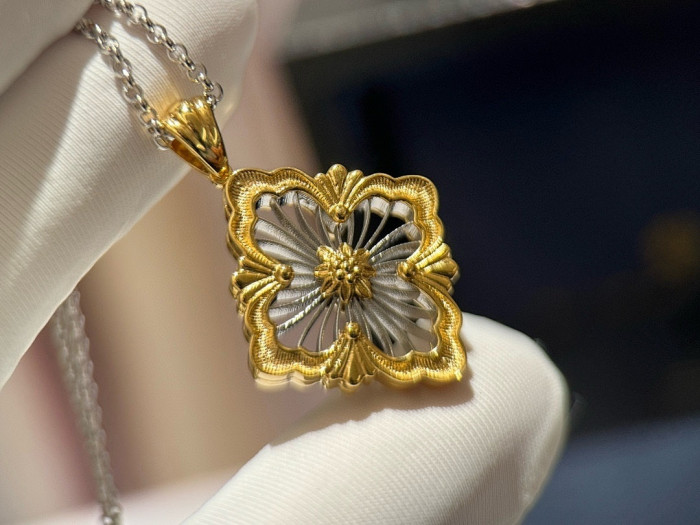 BUCCELLATI NECKLACE AND EARRING