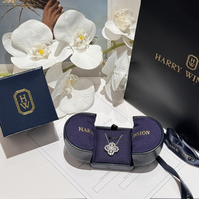 HARRY WINSTON NECKLACE