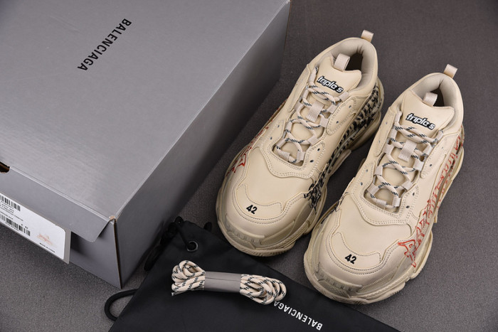 bl triple s trainers sneakers 536737 w2fay 9016