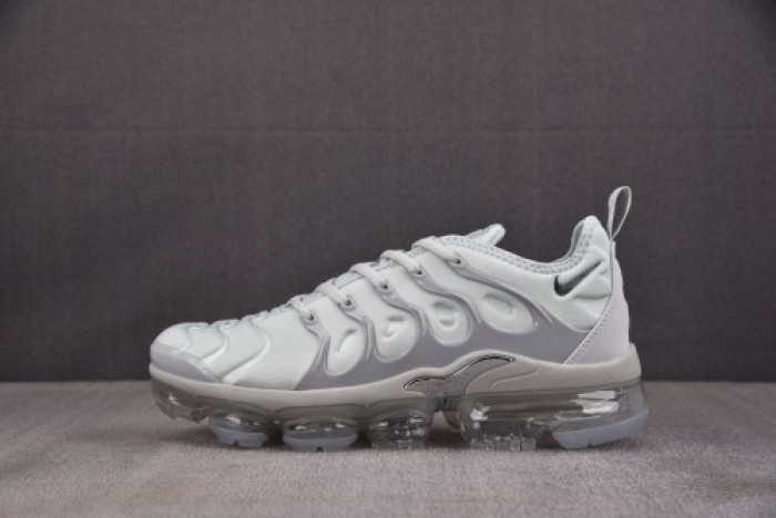 NIKE AIR VAPORMAX Plus 924453-005