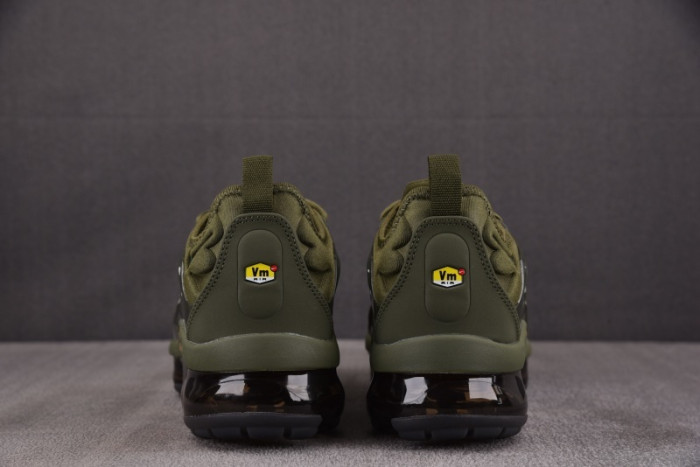 NIKE AIR VAPORMAX Plus 924453-300