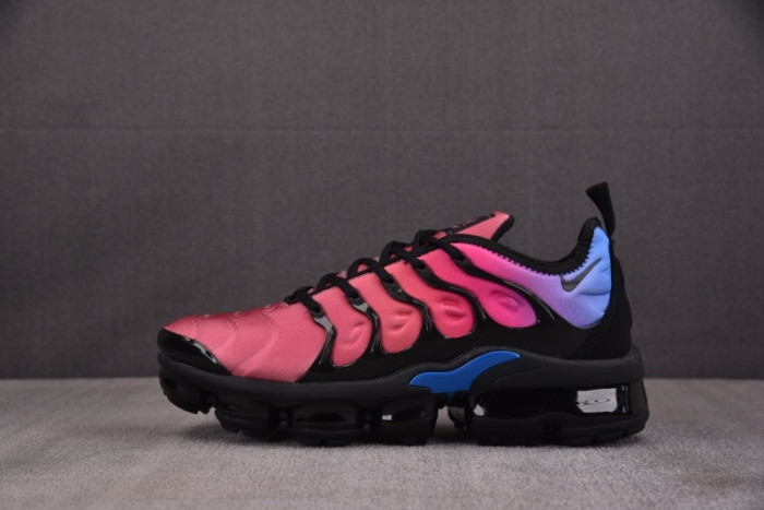 NIKE AIR VAPORMAX Plus AO4550-001