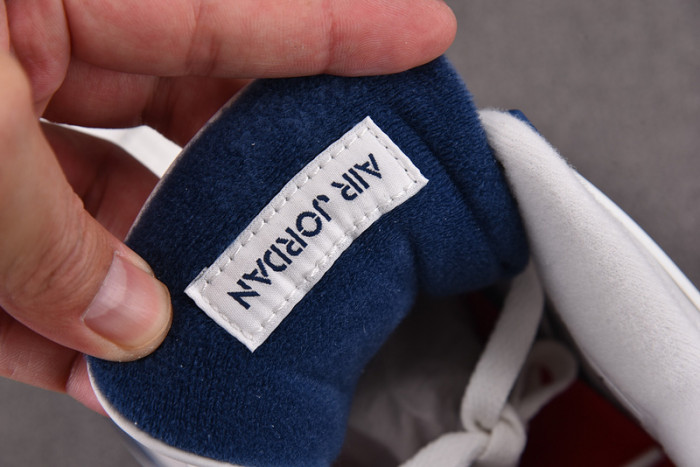 Nike SB x Air Jordan 4 “Navy” DR5415-100