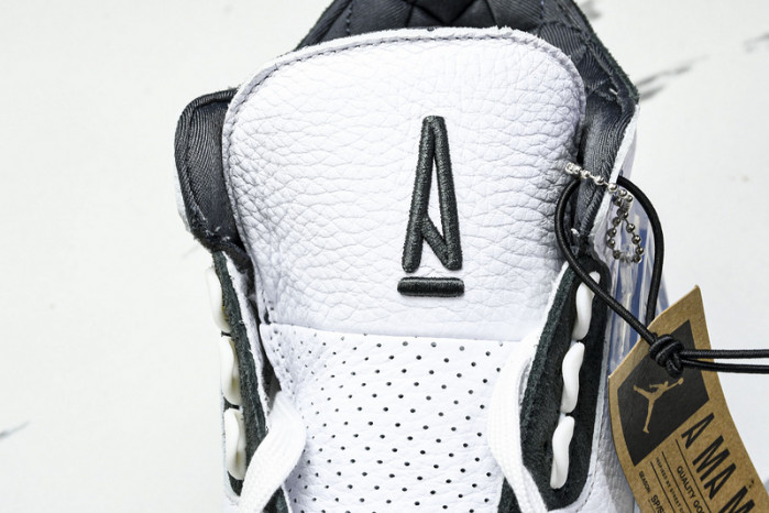 AIR JORDAN 3 OG "DIFFUSED BLUE" HV8571-100