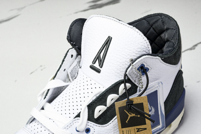 AIR JORDAN 3 OG "DIFFUSED BLUE" HV8571-100