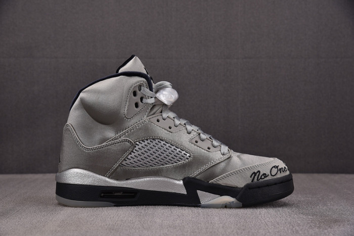 Air Jordan 5 Wings Medium Grey / Black IO2038-001