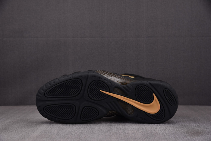 Nike Air Foamposite Pro “Black/Metallic Gold” 624041-009