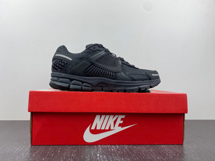 nike zoom vomero 5 sp anthracite men