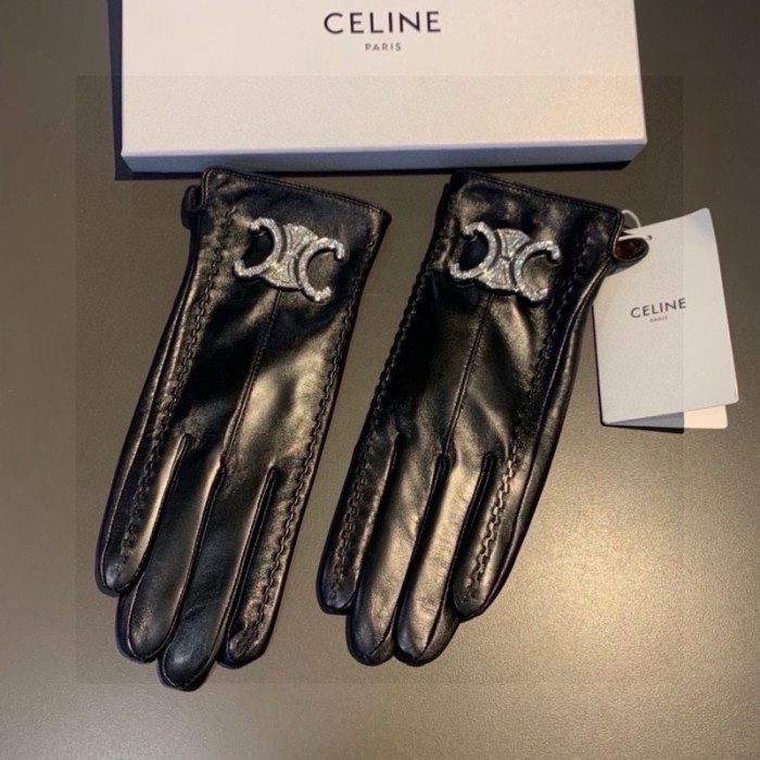 Ce1i*e gloves