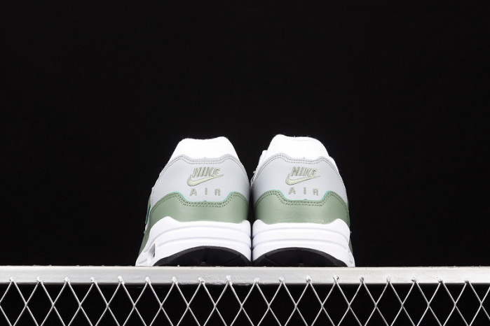 nike air max 1 spiral sage db5074-100