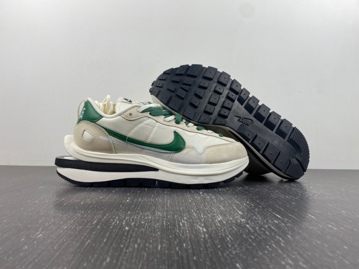 nike sacai x vaporwaffle green white dd1875-102
